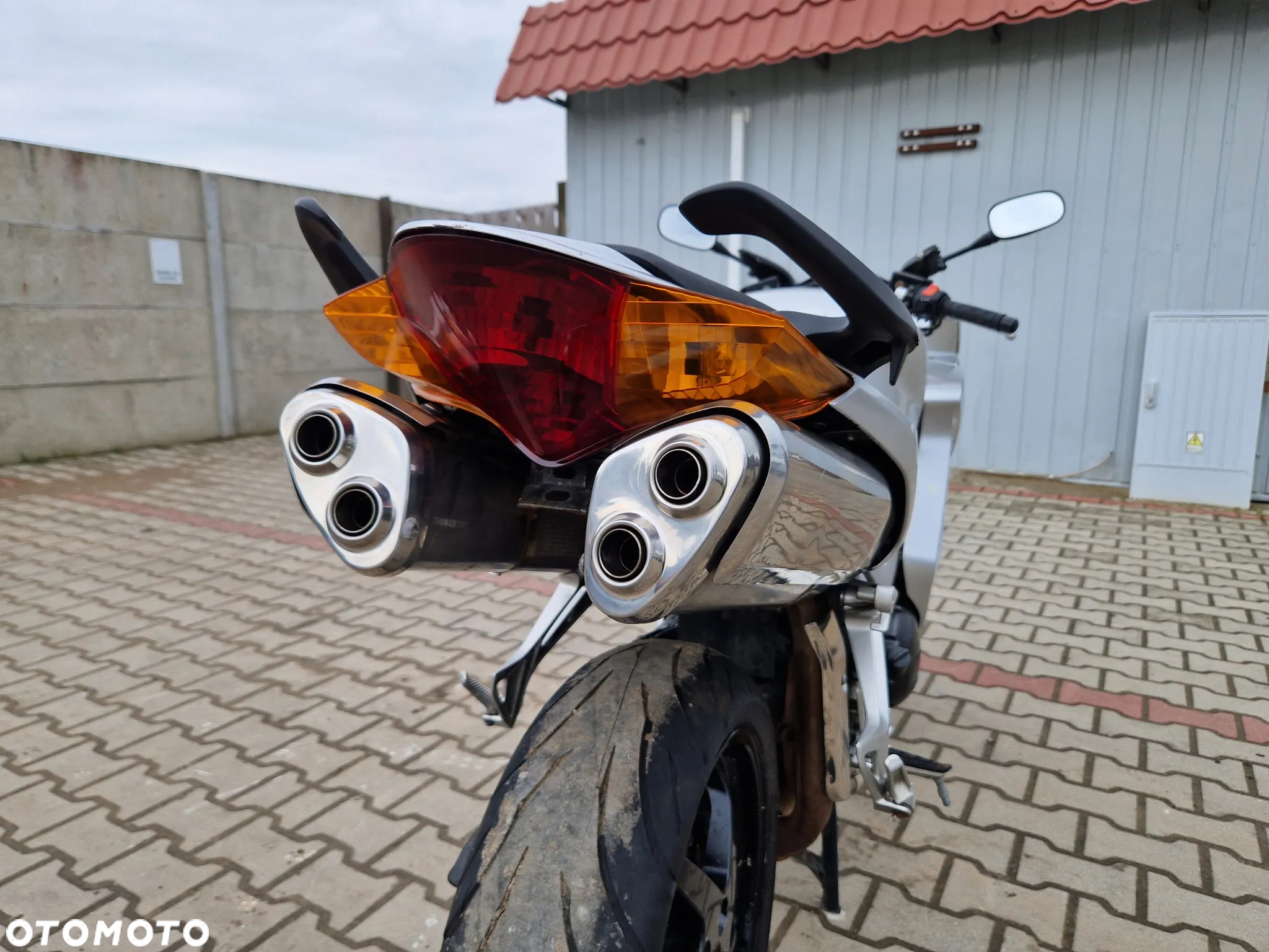 Honda VFR - 24