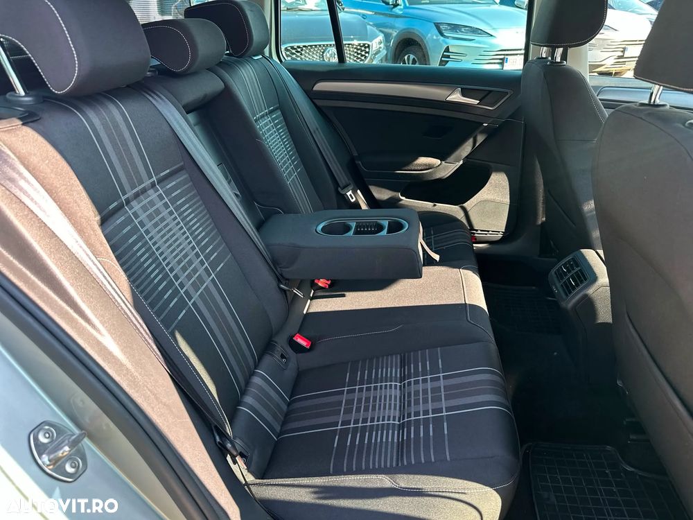 Volkswagen Golf 1.6 TDI BlueMotion Technology Lounge - 26