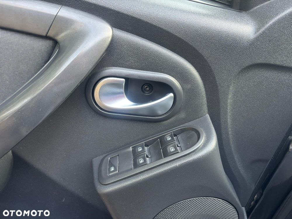 Dacia Duster 1.6 SCe Laureate S&S - 12