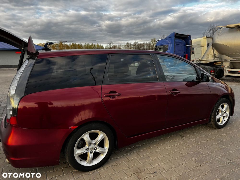 Mitsubishi Grandis 2.4 Intense - 28