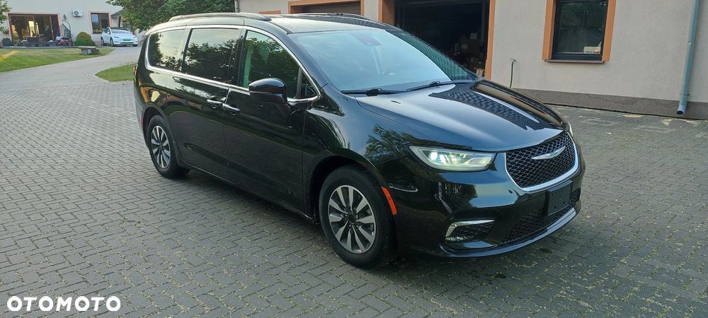 Chrysler Pacifica - 3