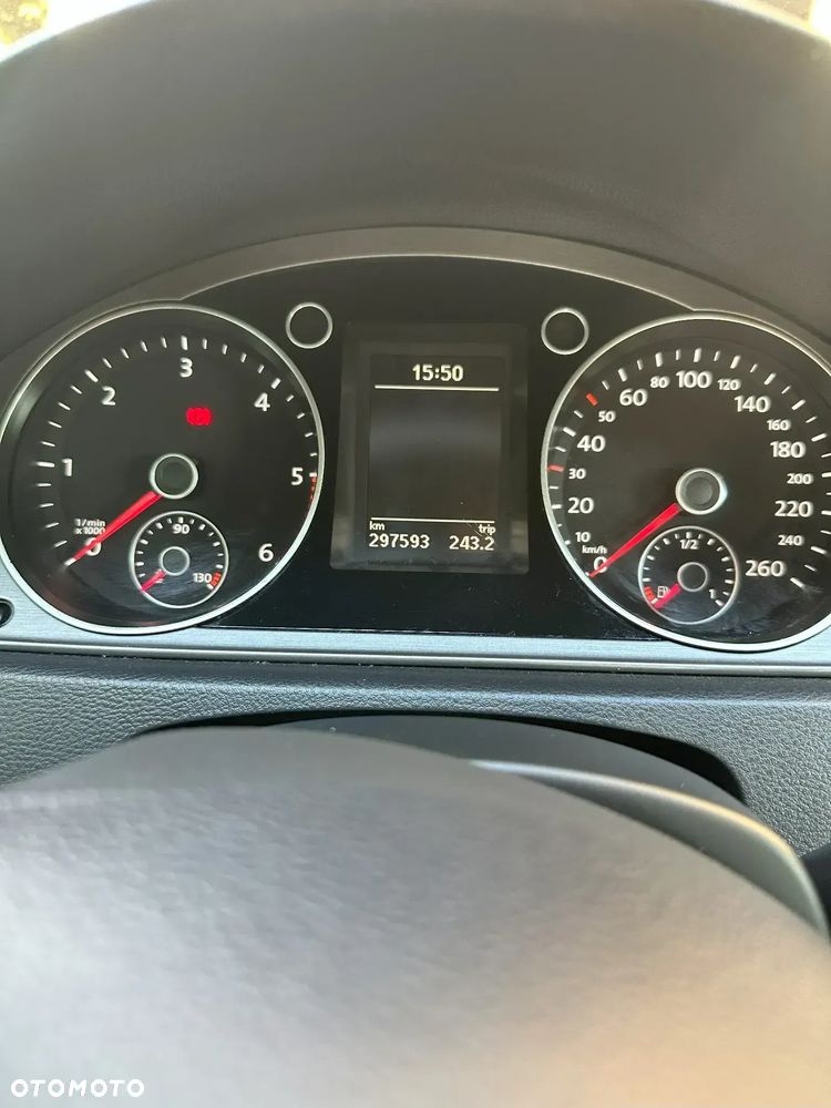 Volkswagen Passat 2.0 Blue TDI SCR Comfortline - 11