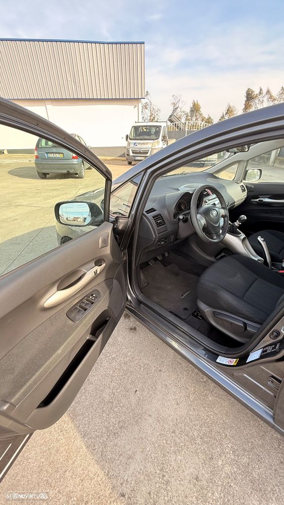 Toyota Auris 1.4 VVT-i AC+VSC - 9