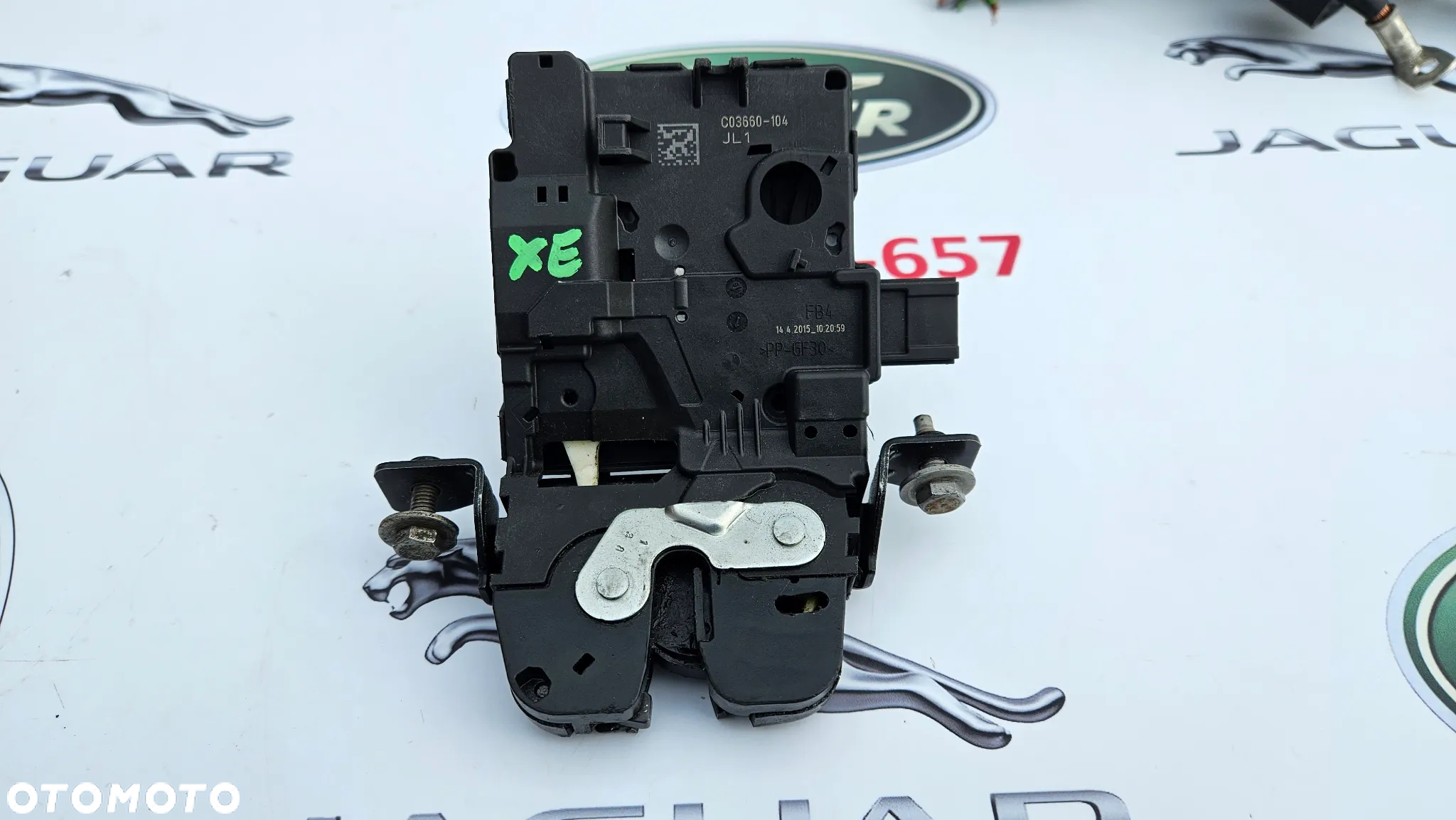Jaguar XE X760 zamek klapy bagażnika  GX73-A442A66-AA - 2