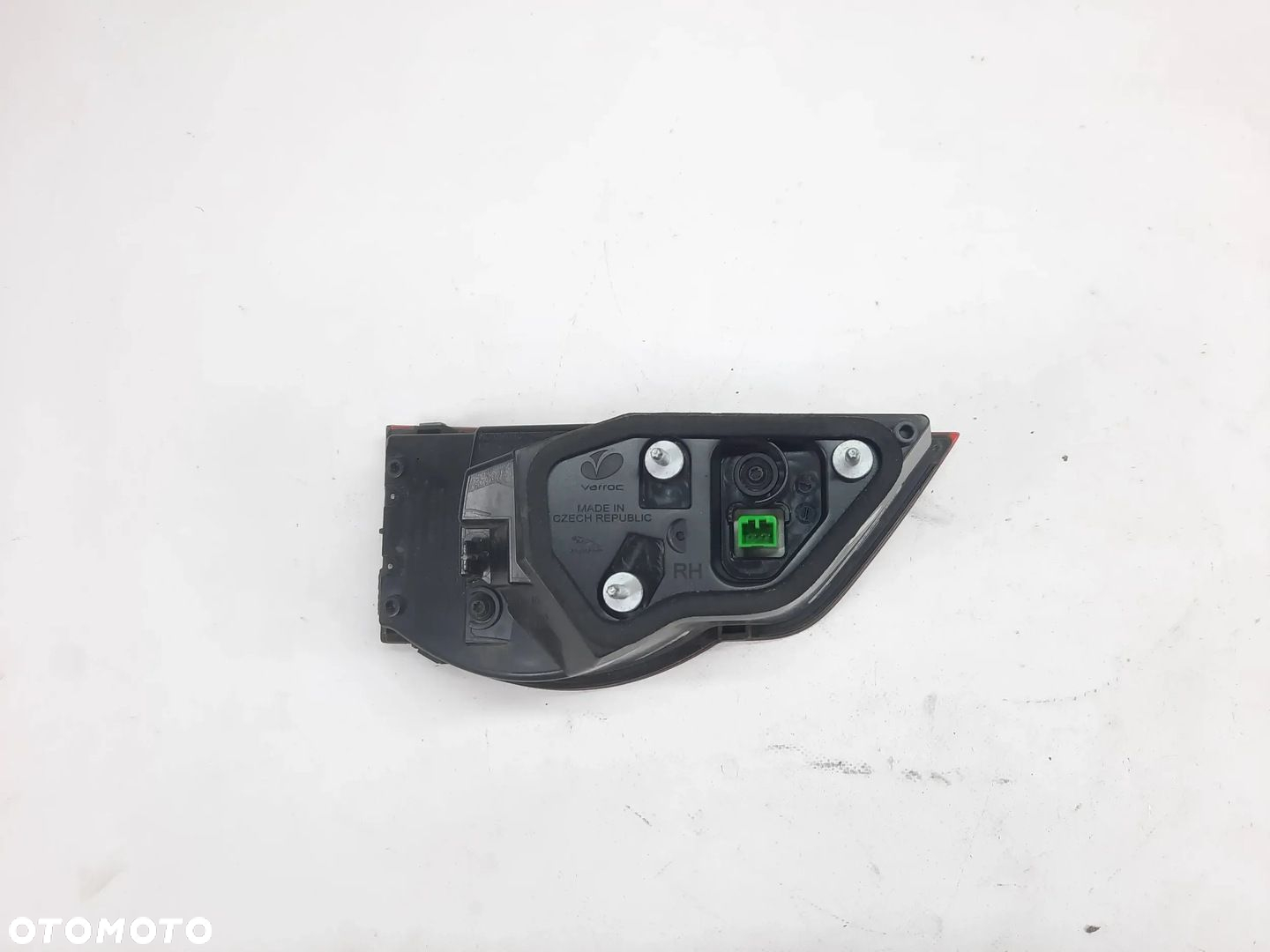LAMPA TYLNA PRAWA W KLAPE PRAWY TYŁ JAGUAR F-PACE X761 HK83-15K272-AA - 3