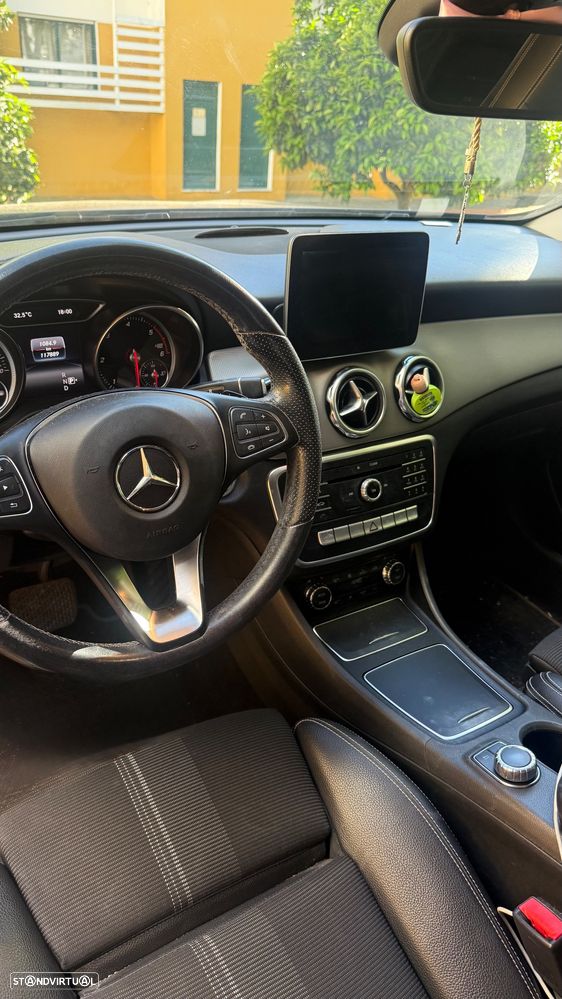 Mercedes-Benz GLA 200 d Aut. - 7