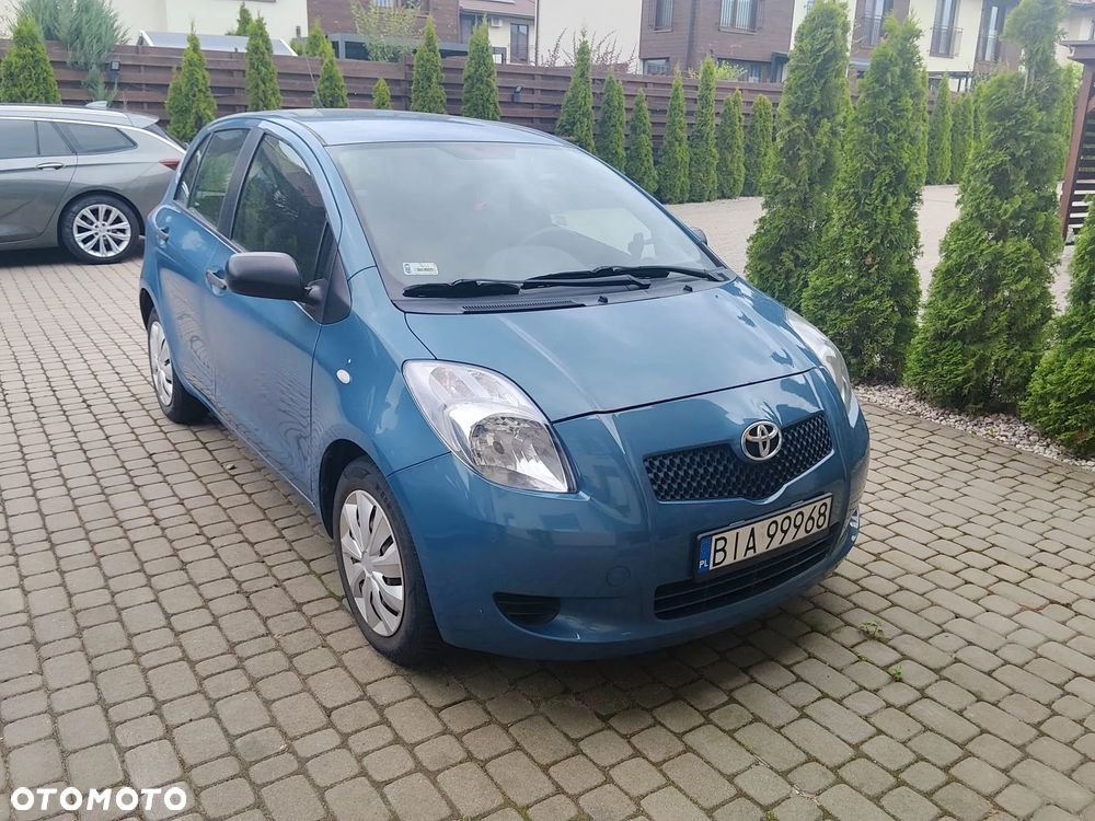 Toyota Yaris - 10