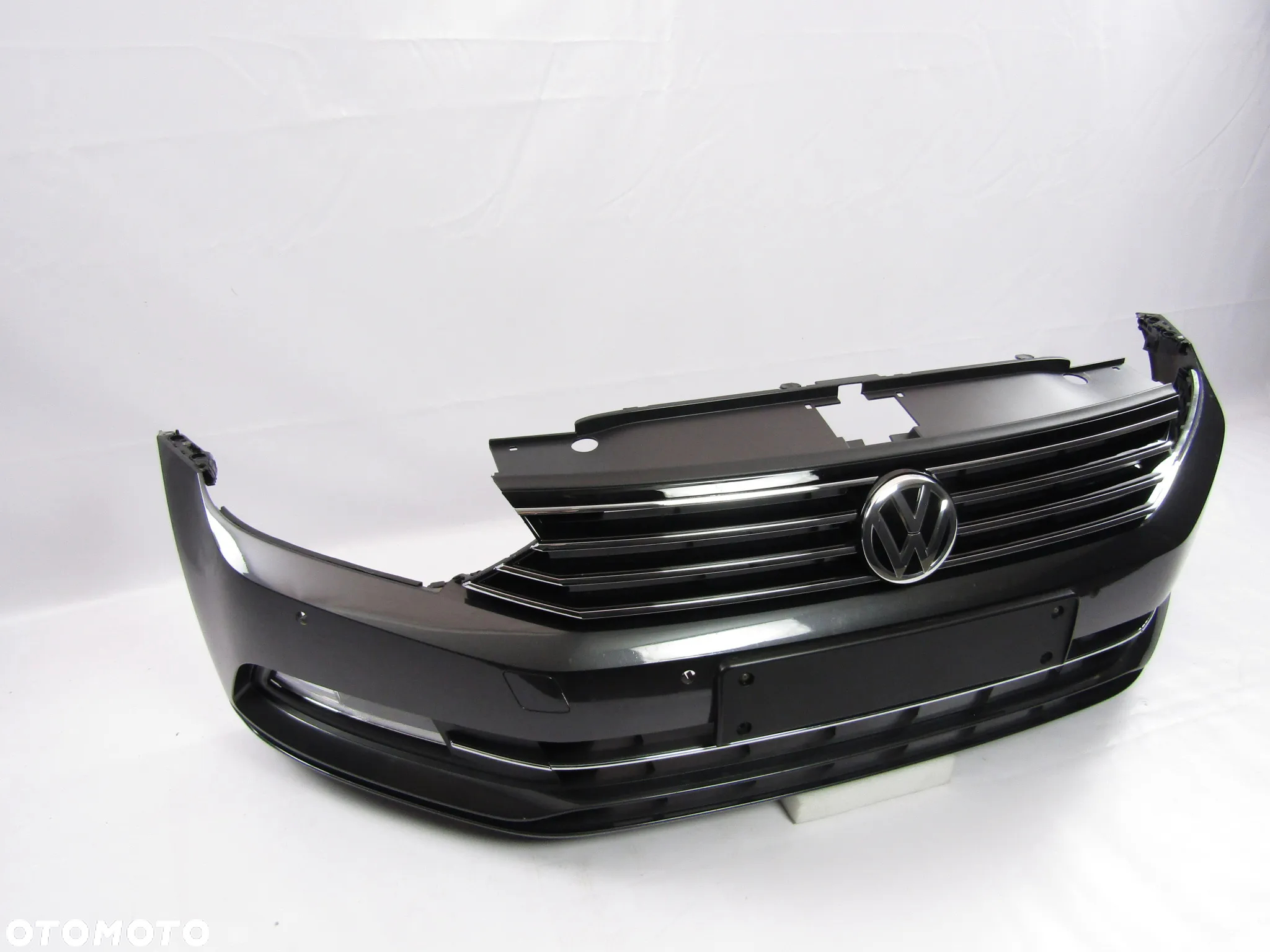 Zderzak przedni VW Passat B8 14 - 19 Pdc-4  Lakier nieznany - 13