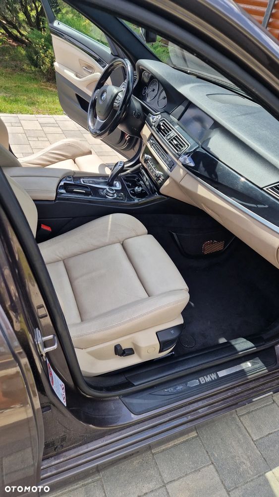 BMW Seria 5 525d - 16