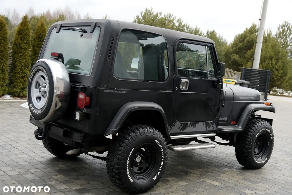 Jeep Wrangler - 4