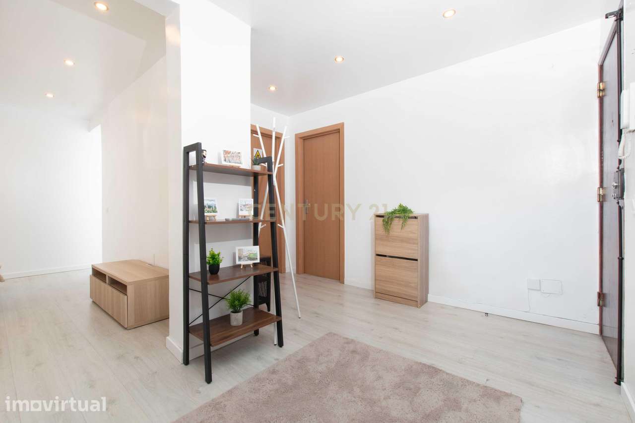 Apartamento T2 Parcialmente Remodelado | Algueirão – Mem Martins - Grande imagem: 2/27