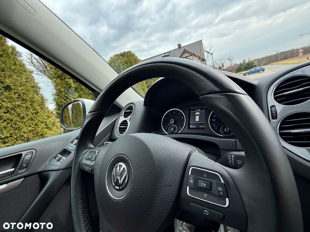 Volkswagen Tiguan 1.4 TSI BlueMotion Technology Exclusive - 25