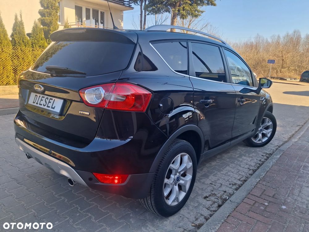 Ford Kuga 2.0 TDCi 2x4 Titanium - 32