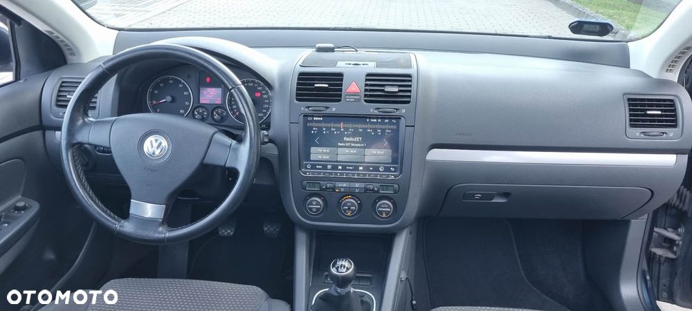 Volkswagen Golf - 6
