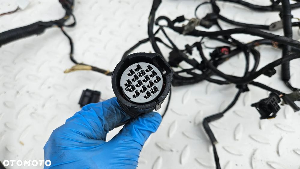 Jaguar XJ 351 5.0 SC 510 KM 508PS Instalacja grodzi Wiązka przewodów komory Kable AW93-14290-UAE - 6