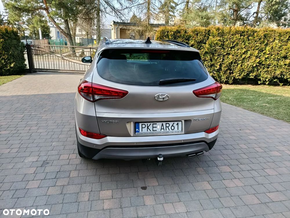 Hyundai Tucson 2.0 CRDI BlueDrive Style 2WD - 10