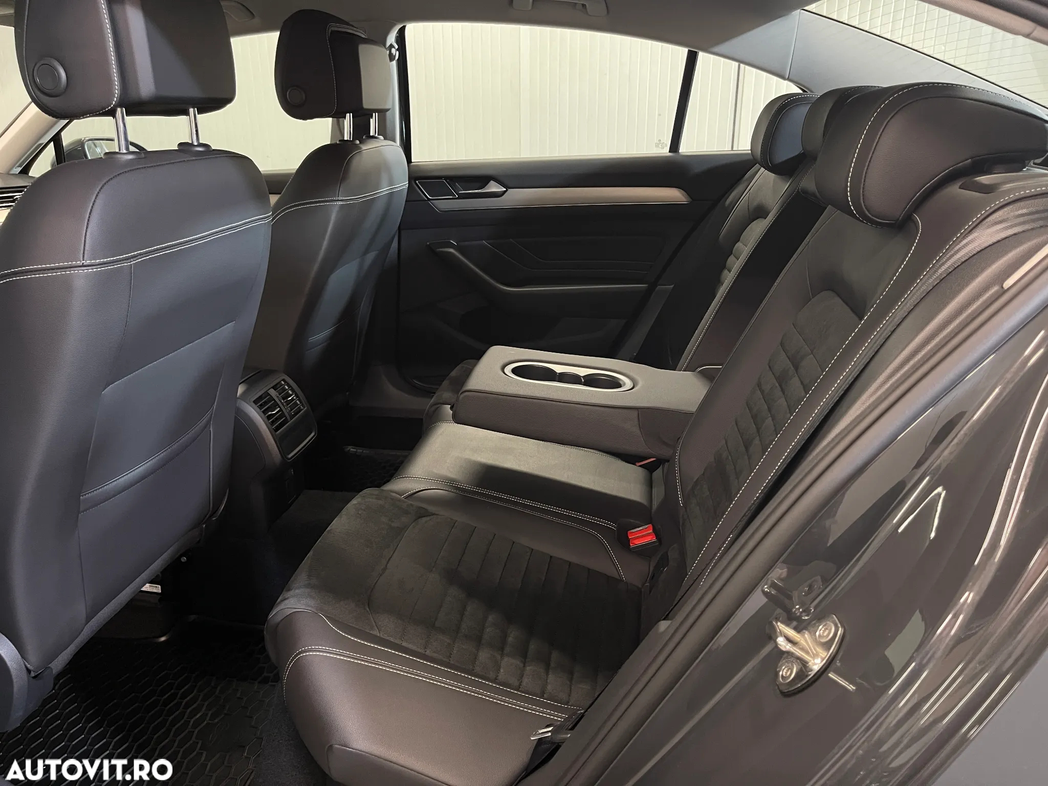 Volkswagen Passat 2.0 TDI DSG Highline - 11