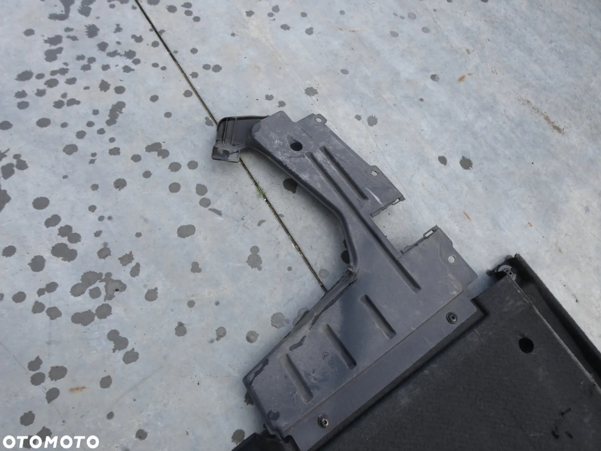 AUDI Q3 8U OSŁONA PODWOZIA PRAWA PŁYTA PODŁOGI 8U0825208 D92 - 12