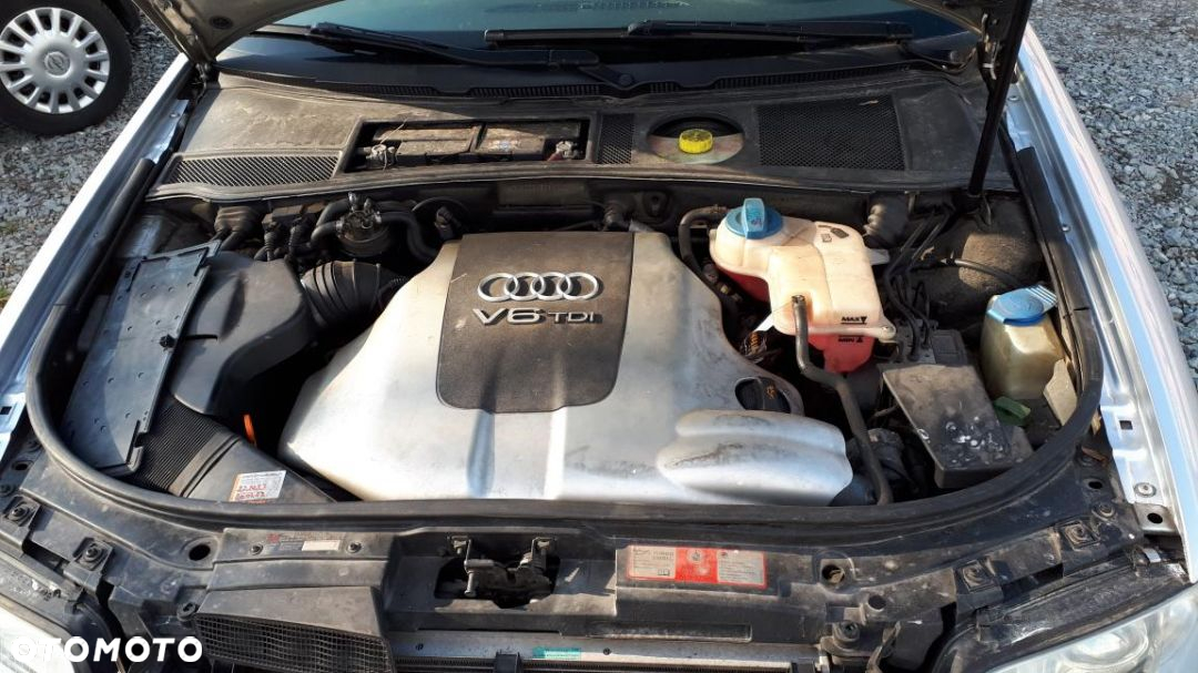 części do Audi A6 C5 lift kombi 2.5 tdi 120kW BDG srebrna LY7W - 8