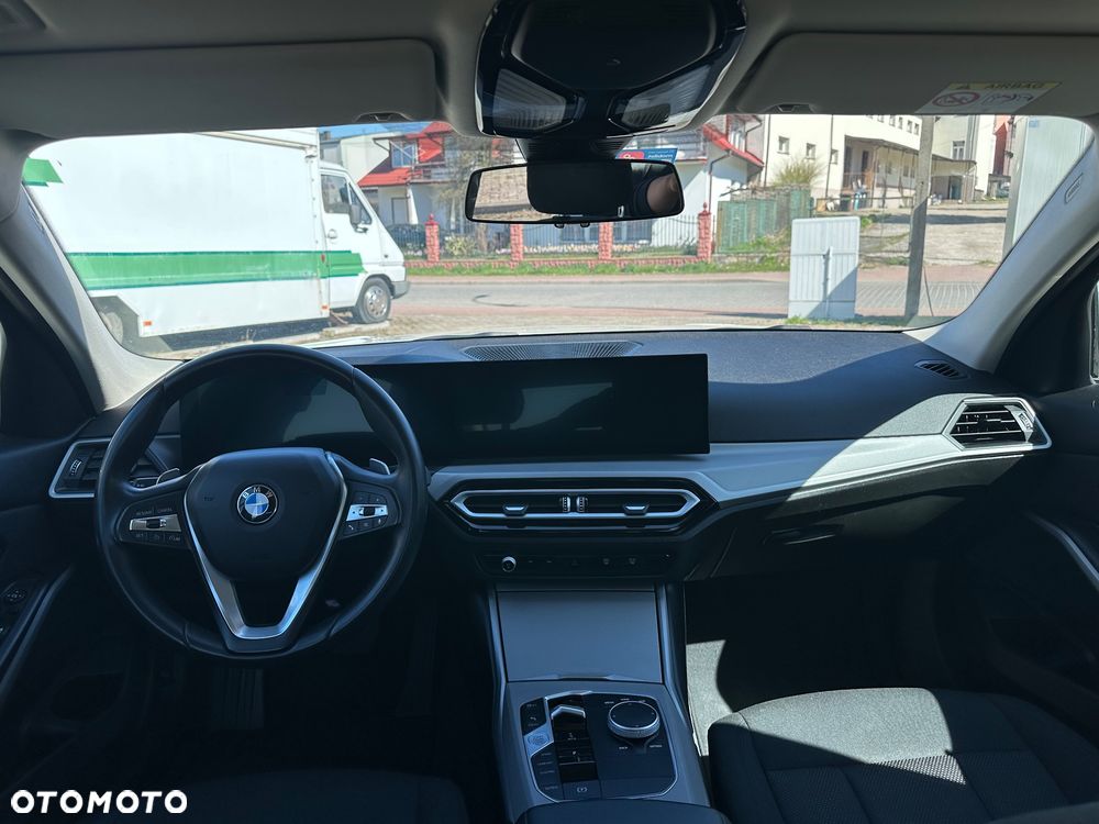 BMW Seria 3 318i - 11