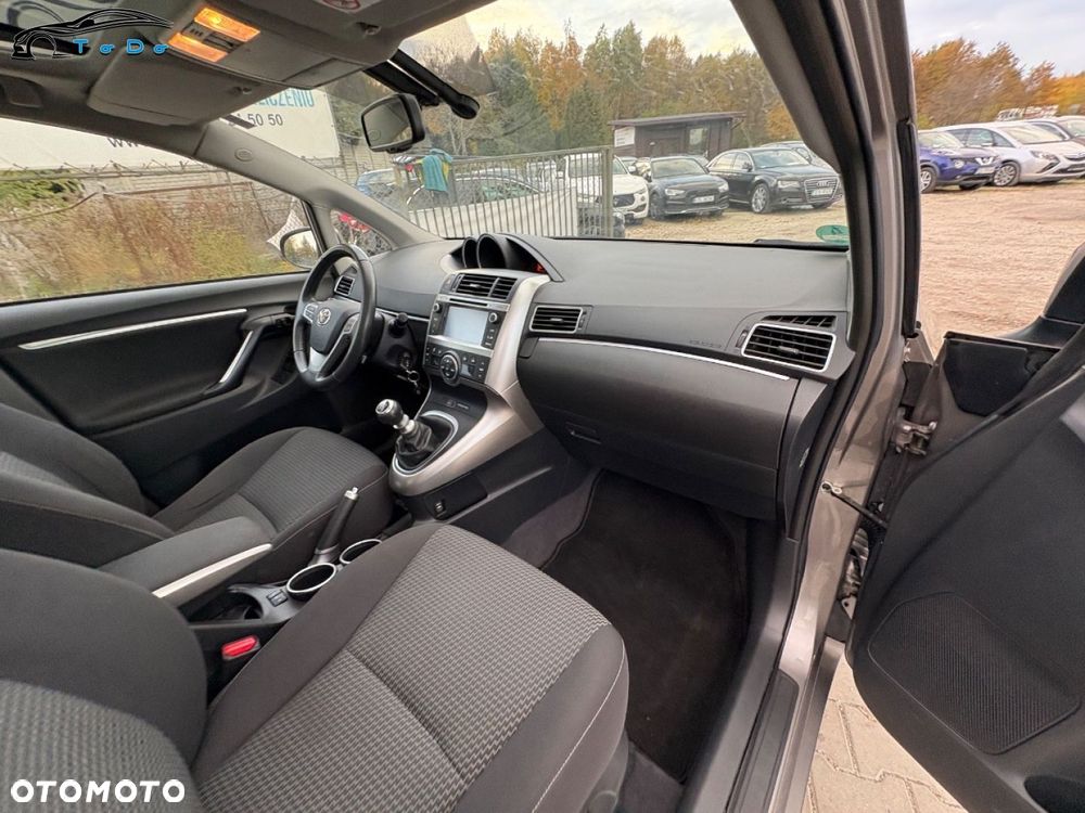 Toyota Verso 1.6 D-4D Prestige - 35