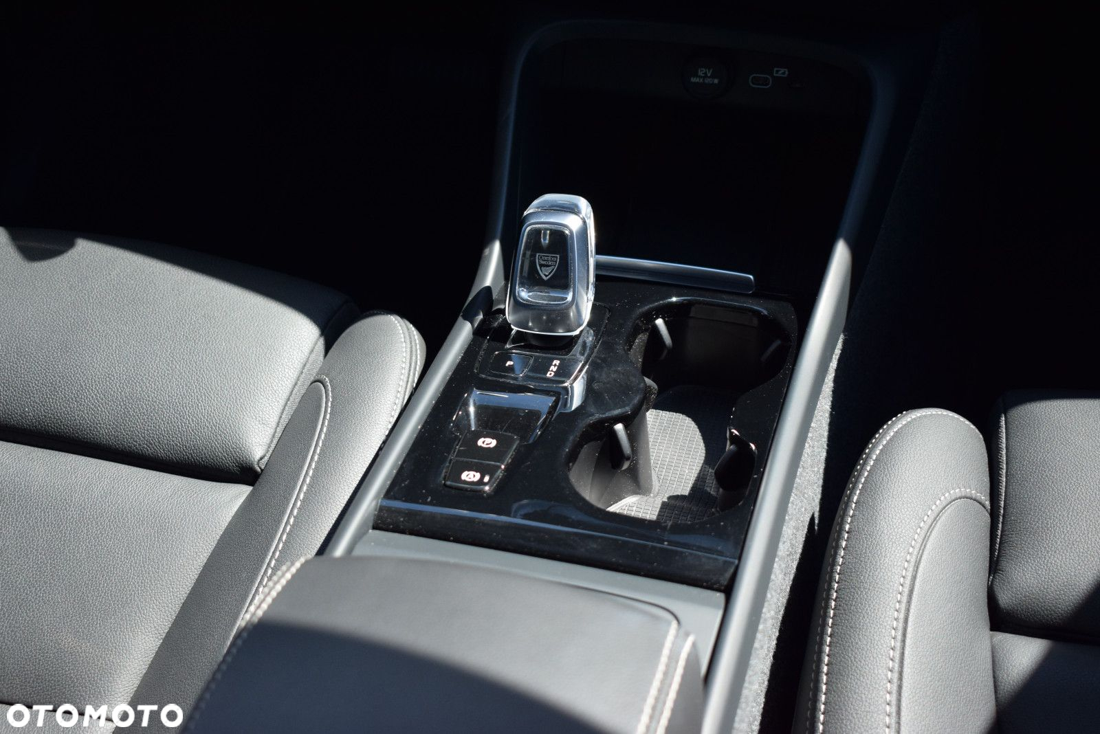 Volvo XC 40 - 18