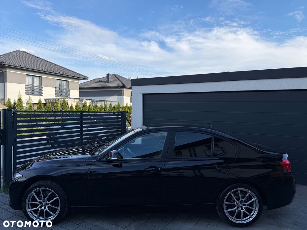 BMW Seria 3 318i Sport Line Shadow - 9