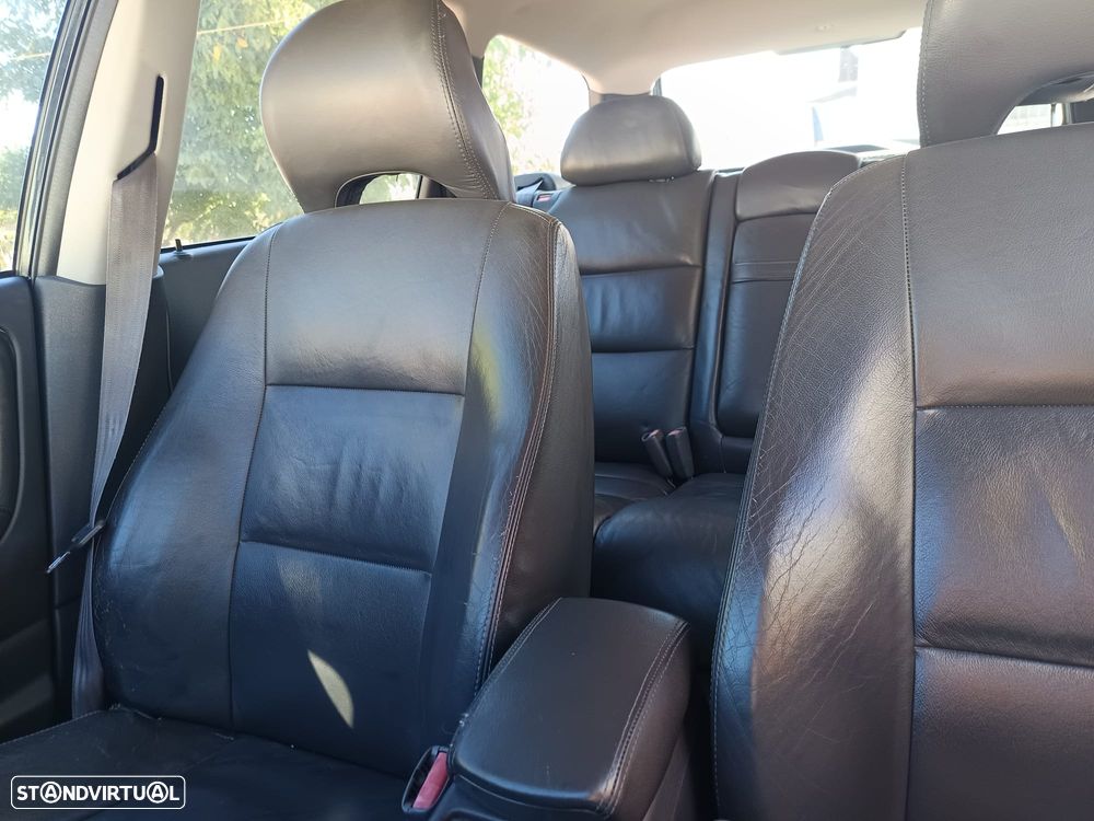 Volvo V40 Cross Country - 8