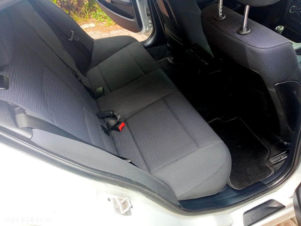 BMW Seria 1 116d - 15