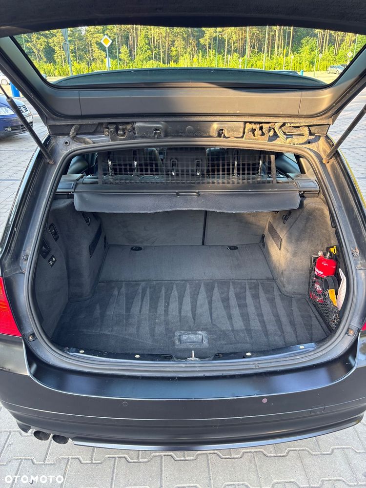 BMW Seria 3 325i - 14