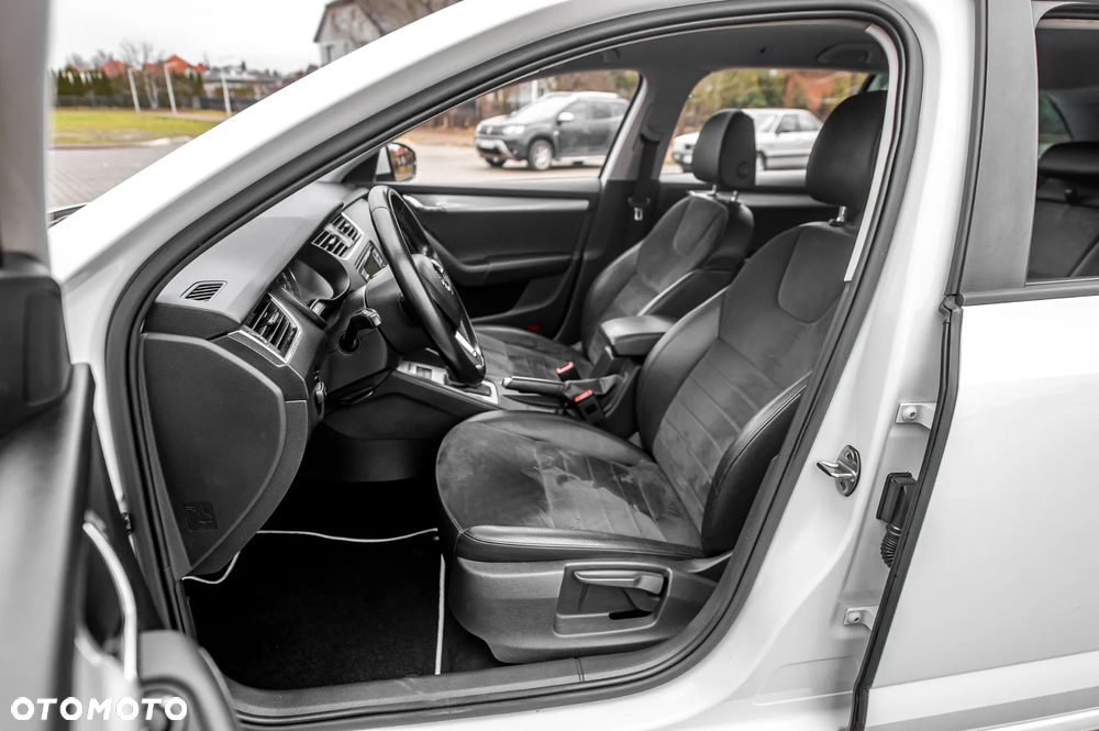 Skoda Octavia 2.0 TDI 4x4 Clever DSG - 6