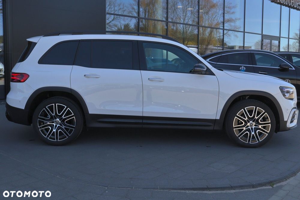 Mercedes-Benz GLB - 10