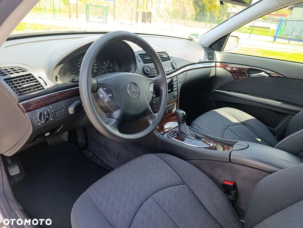 Mercedes-Benz Klasa E 220 CDI Automatik Classic DPF BusinessEDITION - 12