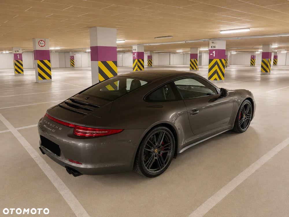 Porsche 911 Carrera 4S - 5