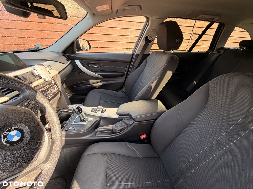 BMW Seria 3 318d - 9