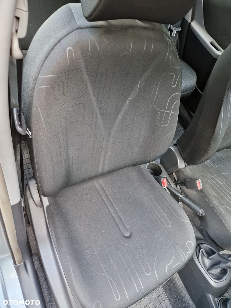 Toyota Yaris 1.0 Terra - 13