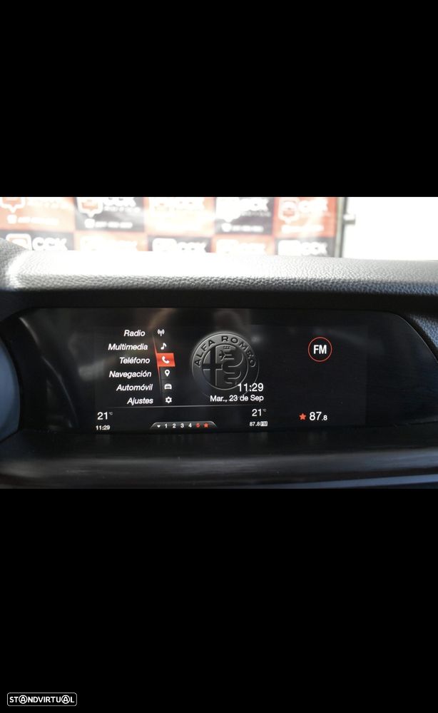 Alfa Romeo Stelvio 2.2 16V AT8-Q4 Executive — fotografia 6