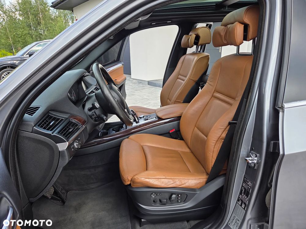 BMW X5 xDrive48i - 31
