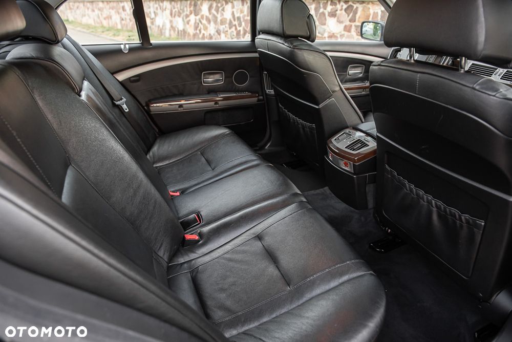 BMW Seria 7 - 29