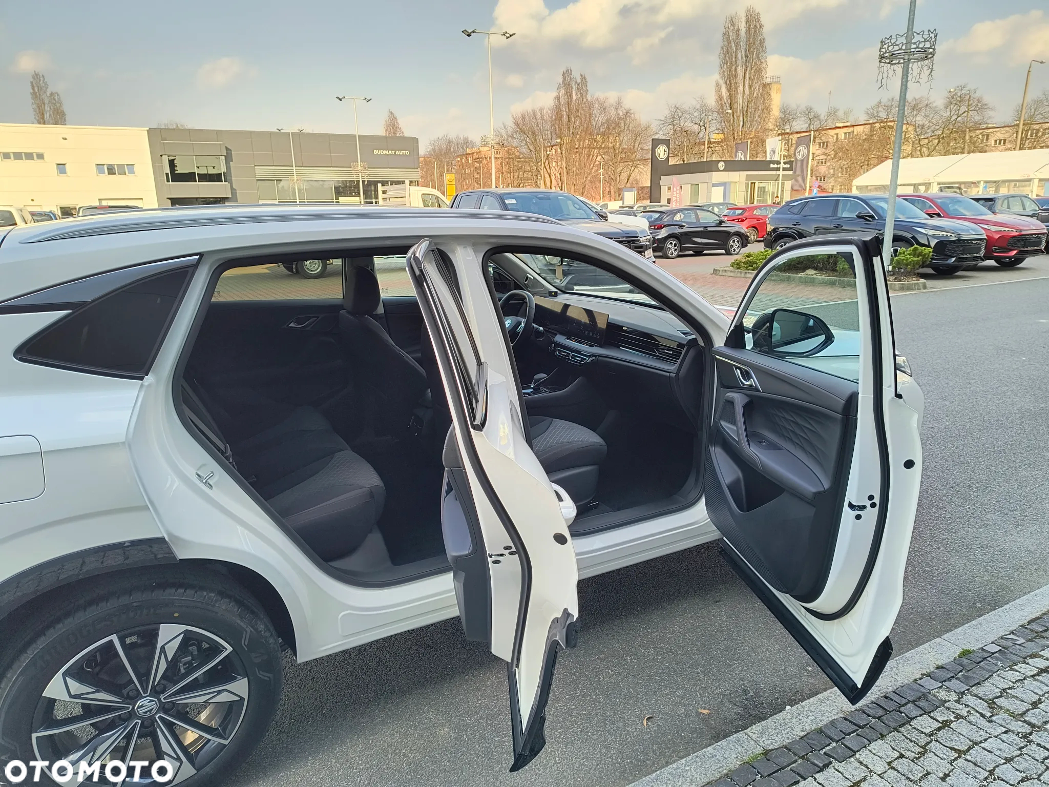 MG HS 1.5 T-GDI Excite DCT - 11