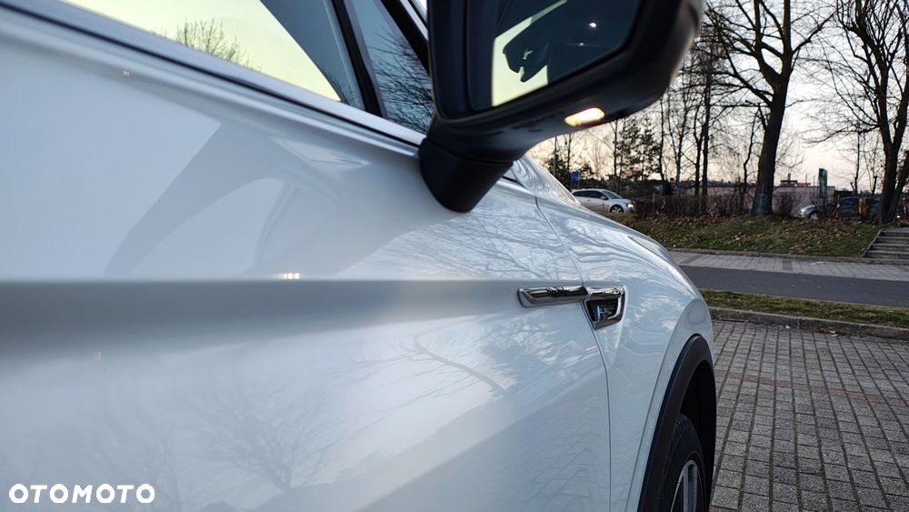 Volkswagen Tiguan - 12