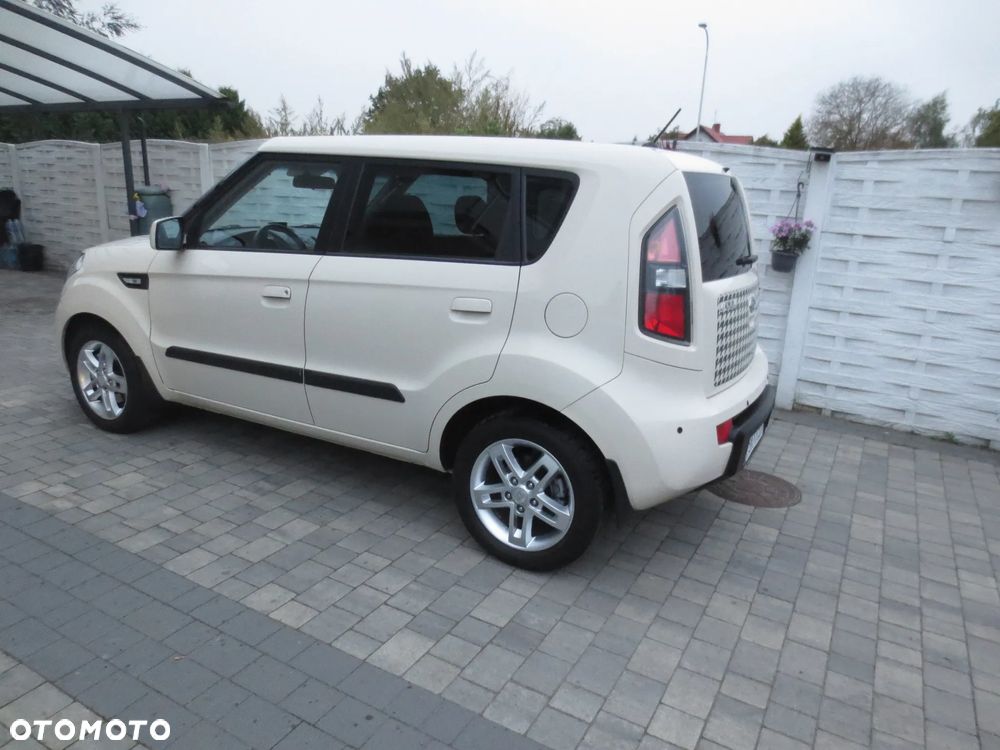 Kia Soul 1.6 CRDi M - 13