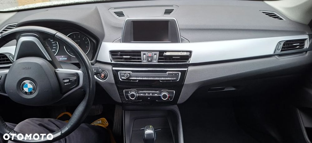 BMW X1 sDrive18i - 9