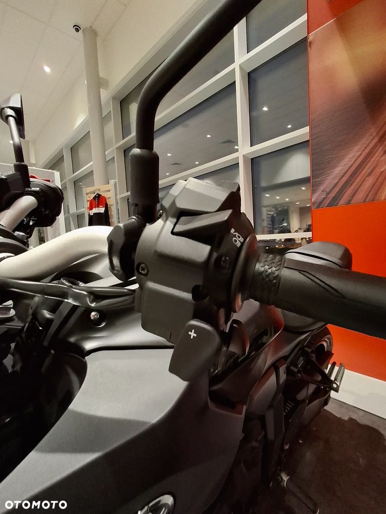 Yamaha MT - 29