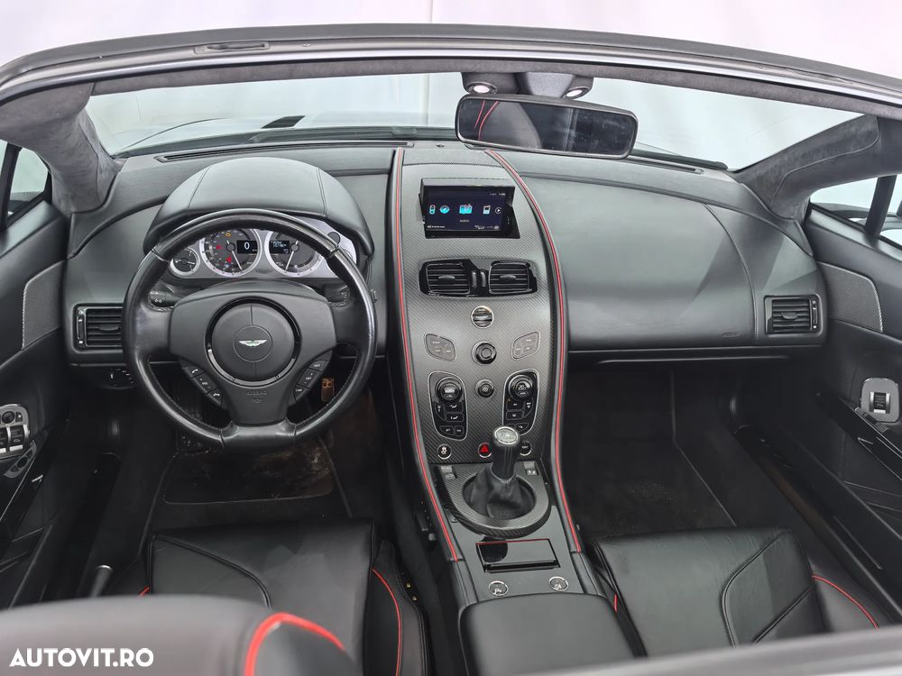 Aston Martin V8 Vantage S - 20