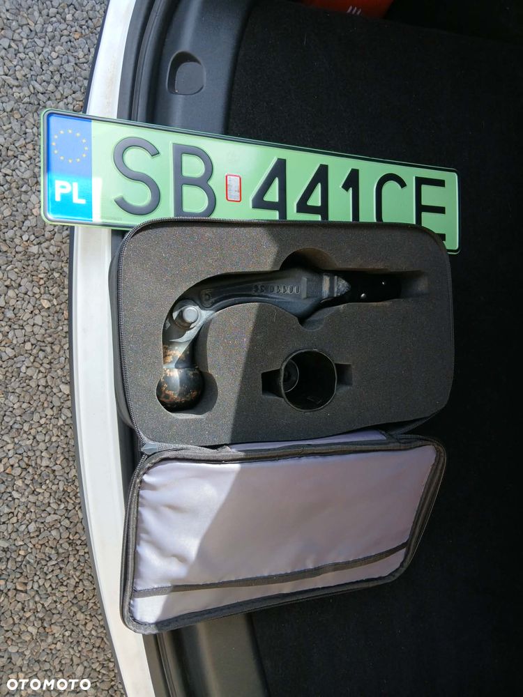 Tesla Model Y - 11