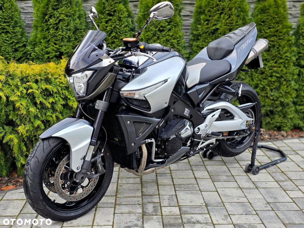 Suzuki GSX - 22