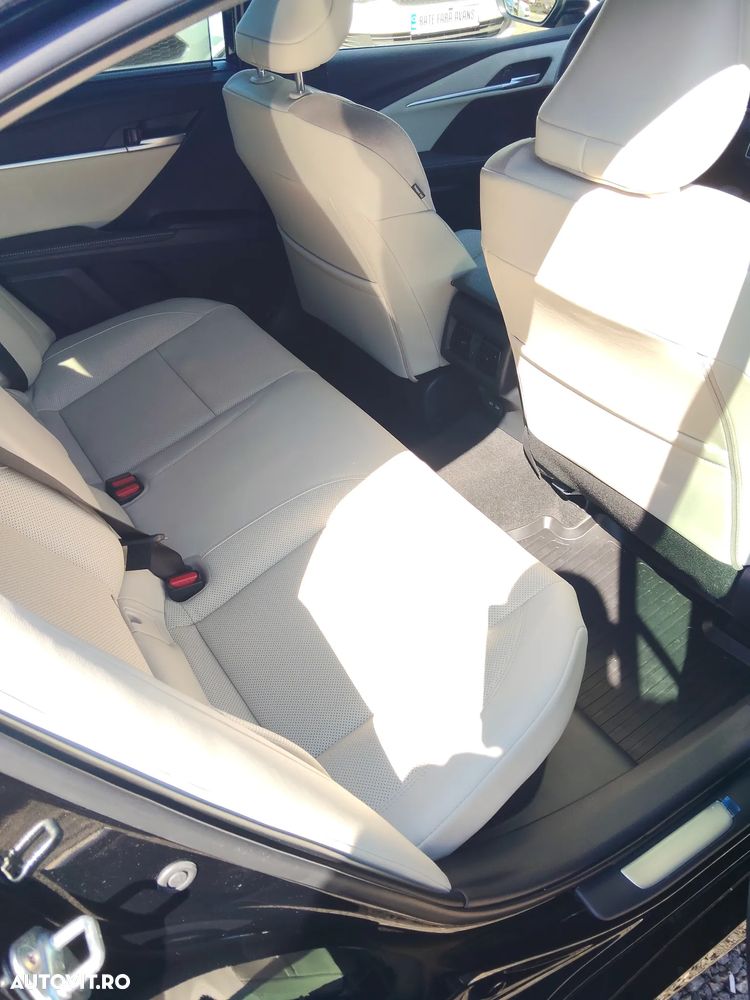 Toyota Camry 2.5 Business - 25