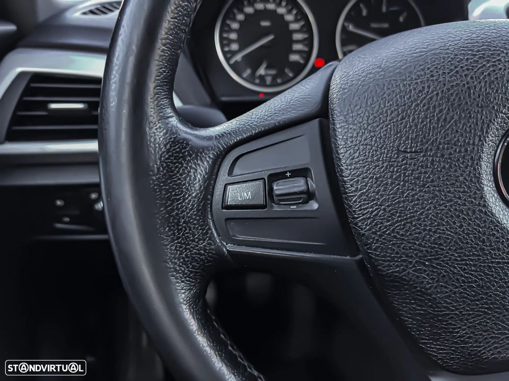 BMW 116 d Line Urban - 12