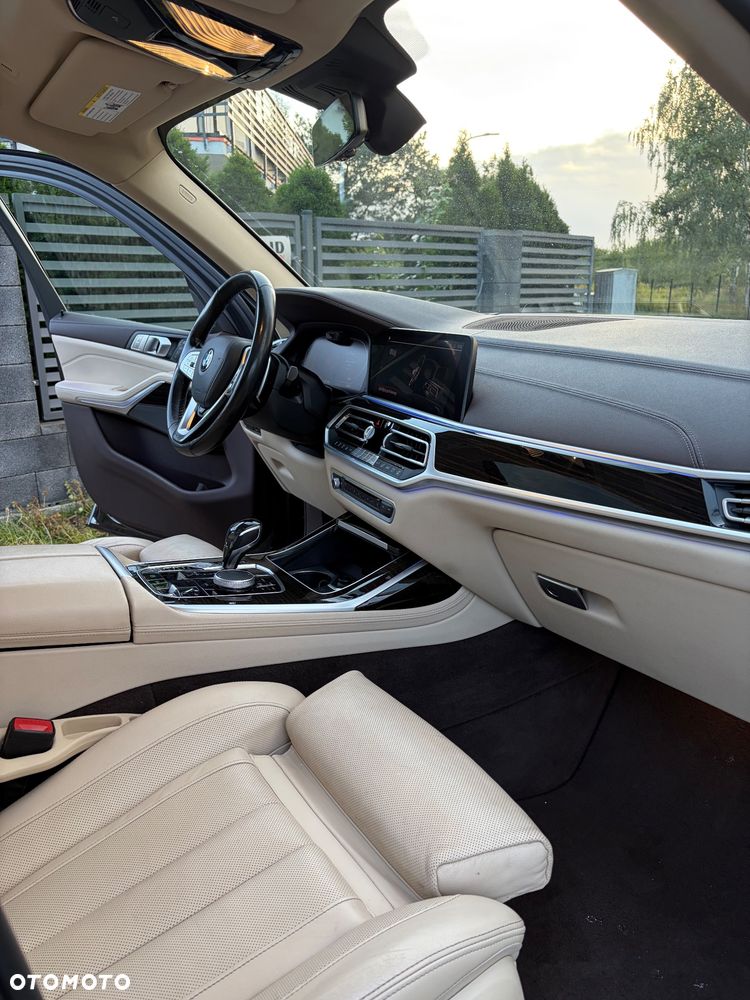 BMW X7 xDrive40i sport - 25